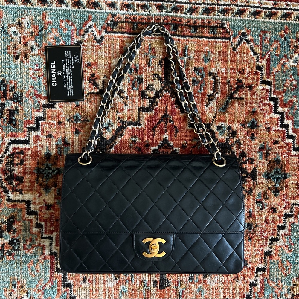 SOLD**Chanel Vintage Classic Medium Double Flap Bag - Picture 5 of 14